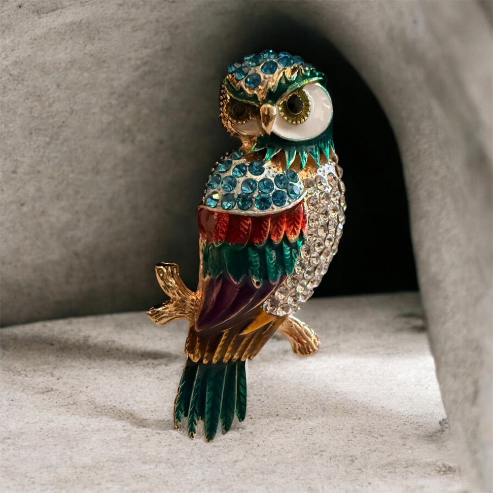 Enamel and Crystal gold tone Owl Brooch/ pendant